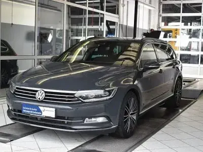 Gebraucht VW Passat 190 PS (139 kW) 2019 Uranograu Kombi