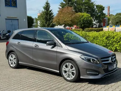 Gebraucht Mercedes B200 Business 156 PS (114 kW) 2017 Grau Kleinwagen