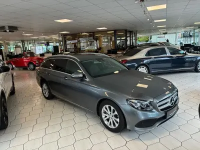 Gebraucht Mercedes E220 Avantgarde 194 PS (142 kW) 2017 Grau Kombi