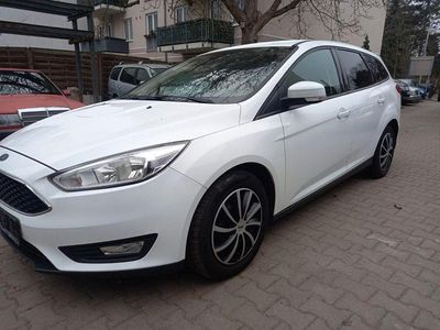 Weiß Gebraucht 2018 Ford Focus Cool & Connect Limousine | 5.390 € (Superpreis)