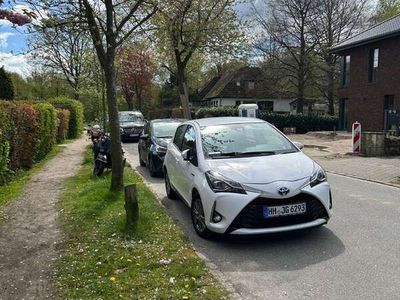 gebraucht Toyota Yaris Hybrid 1.5 VVT-i Comfort mit Design Paket