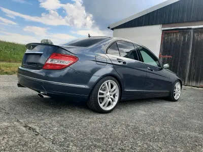 Gebraucht Mercedes C320 224 PS (164 kW) 2009 Grau Limousine