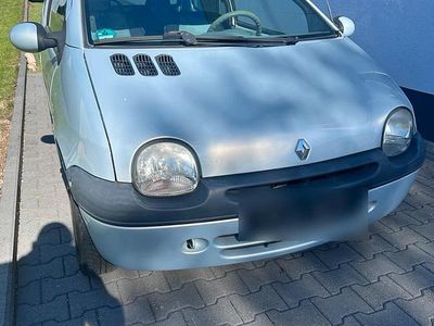 Second-hand Renault Twingo 58 CP (42 kW) 2004 Argintiu Hatchback