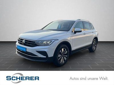 Oryxweiß perlmutteffekt (metallic) Gebraucht 2024 VW Tiguan Move SUV | 30.950 € (Guter Preis)