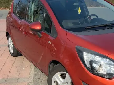 Gebraucht Opel Meriva 101 PS (74 kW) 2011 Rot Van / Kleinbus