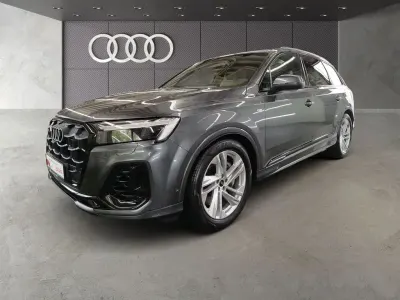Używany Audi Q7 S-Line 394 KM (289 kW) 2025 Szary SUV