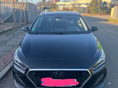Gebraucht Hyundai i30 Style 140 PS (102 kW) 2020 Schwarz Limousine