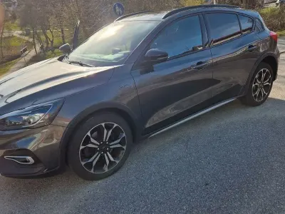 Używany Ford Focus Active 182 KM (133 kW) 2020 Szary Sedan/Limuzyna