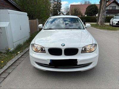 Używany BMW 116 122 KM (89 kW) 2010 Biały Hatchback