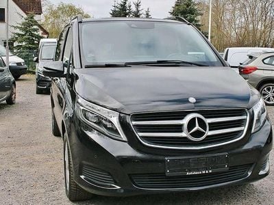 Gebraucht Mercedes V220 Edition 190 PS (139 kW) 2017 Obsidianschwarz Van / Kleinbus