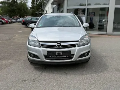 Gebraucht Opel Astra Edition 116 PS (85 kW) 2010 Silber Limousine