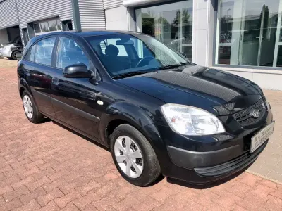 Gebraucht Kia Rio EX 97 PS (71 kW) 2007 Silber Limousine