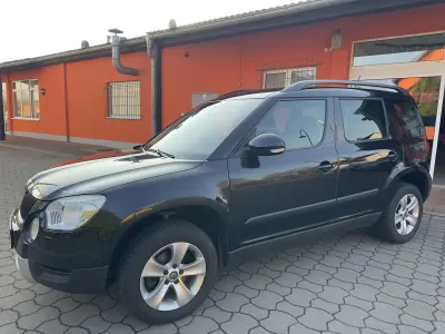 Gebraucht Skoda Yeti Ambition 110 PS (80 kW) 2011 Schwarzmagic perleffekt SUV