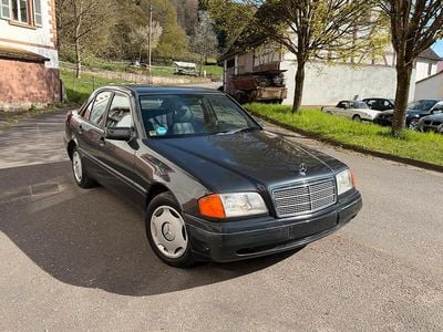 Gebraucht Mercedes C180 122 PS (89 kW) 1994 Schwarz Limousine
