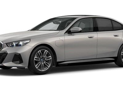 Gebraucht BMW 550e Comfort Edition 489 PS (359 kW) 2025 Grau Limousine