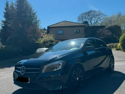 Usata Mercedes A180 122 CV (89 kW) 2014 Nero Berlina