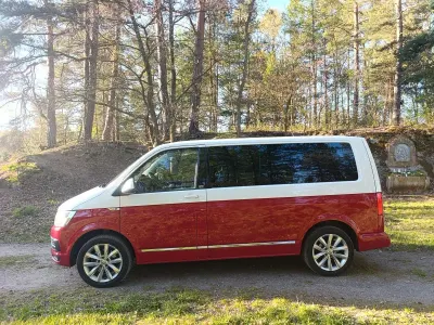 Używany VW Multivan Generation Six 150 KM (110 kW) 2016 Czerwony Minivan