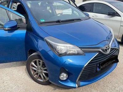 Gebraucht Toyota Yaris Life 99 PS (72 kW) 2014 Blau Kleinwagen