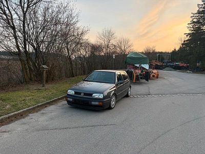 Gebraucht VW Golf III 75 PS (55 kW) 1992 Grau Kleinwagen