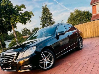 Schwarz Gebraucht 2009 Mercedes E250 Limousine | 10.400 € (Teuer)