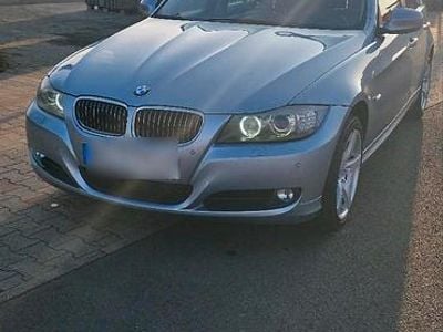 Blau Gebraucht 2009 BMW 330 Limousine | 7.200 € (Guter Preis)