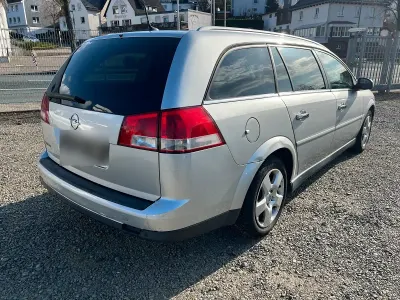 Gebraucht Opel Vectra 140 PS (102 kW) 2009 Silber Kombi