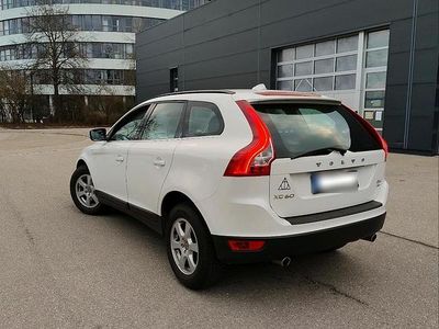 Gebraucht Volvo XC60 163 PS (119 kW) 2012 Weiß SUV
