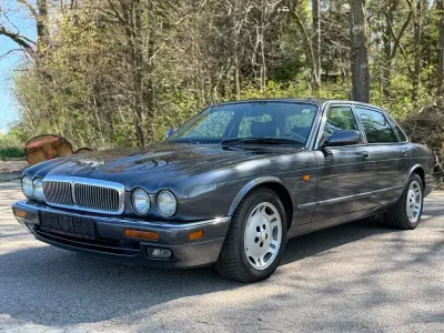 Käytetty Jaguar X300 Sovereign 211 HP (155 kW) 1996 Harmaa Sedan
