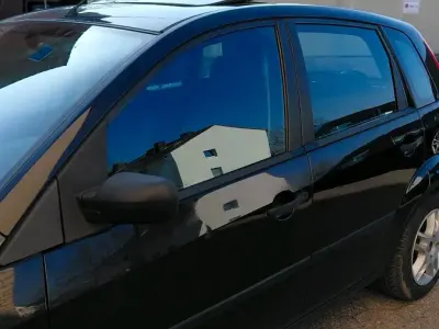 Usata Ford Fiesta 80 CV (58 kW) 2004 Nero Utilitaria