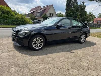 Gebraucht Mercedes C200 184 PS (135 kW) 2018 Obsidianschwarz Limousine