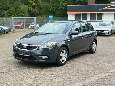 Gebraucht Kia Ceed Vision 90 PS (66 kW) 2010 Grau Kleinwagen