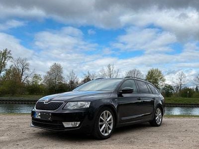 Second-hand Skoda Octavia Joy 150 CP (110 kW) 2016 Negru Hatchback