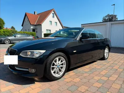 Gebraucht BMW 318 Cabriolet 143 PS (105 kW) 2011 Schwarz Cabrio
