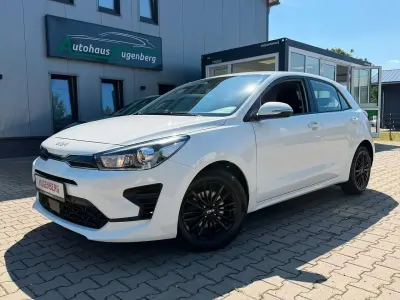 Gebraucht Kia Rio 84 PS (61 kW) 2022 Clear white Limousine