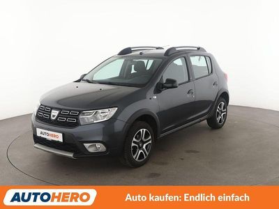 Grau Gebraucht 2018 Dacia Sandero Celebration Kleinwagen | 9.820 € (Fairer Preis)