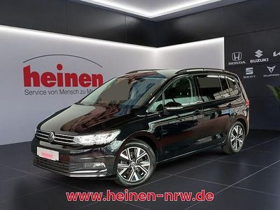 Gebraucht VW Touran Comfortline 150 PS (110 kW) 2023 Schwarz Van / Kleinbus