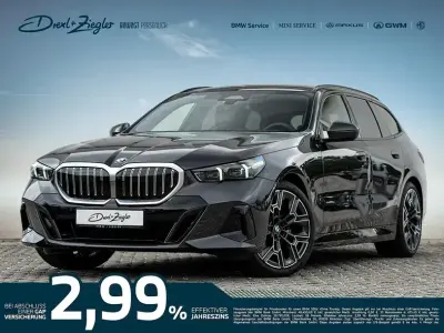 Gebraucht BMW 520 M Sport 197 PS (144 kW) 2025 Sophistograu brillanteffekt metallic Kombi