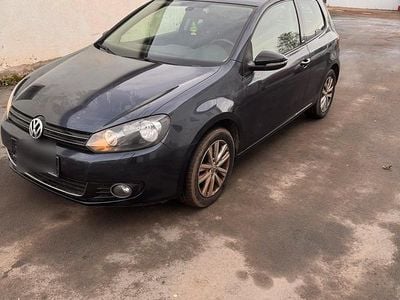 Grau Gebraucht 2012 VW Golf VI Kleinwagen | 5.300 € (Fairer Preis)