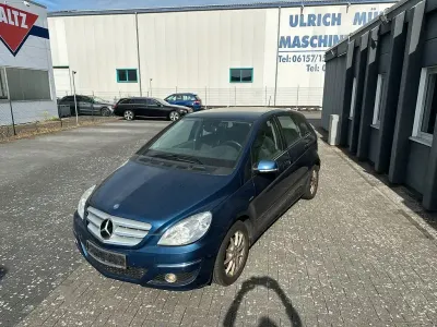 Gebraucht Mercedes B200 136 PS (100 kW) 2009 Blau Van / Kleinbus