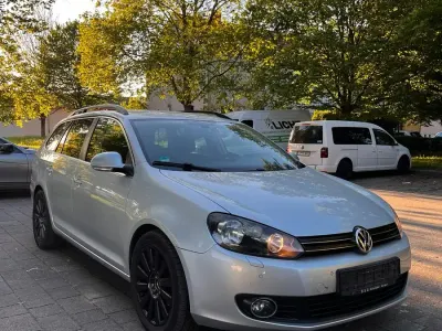 Usata VW Golf VI 105 CV (77 kW) 2010 Argento Utilitaria