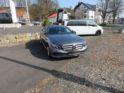 Gebraucht Mercedes E220 194 PS (142 kW) 2018 Grau Limousine