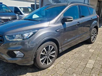 Gebraucht Ford Kuga ST-Line 182 PS (133 kW) 2018 Grau SUV