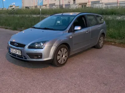 Gebraucht Ford Focus 145 PS (106 kW) 2001 Blau Kombi