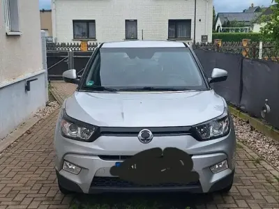 Gebraucht SsangYong Tivoli 128 PS (94 kW) 2017 Silber SUV