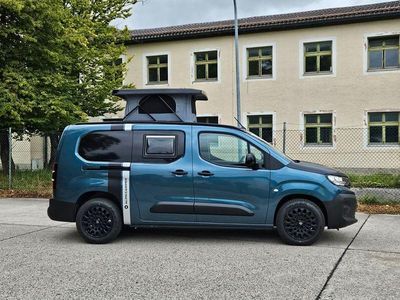 Neu Peugeot Partner 131 PS (96 kW) 2025 Grün Van / Kleinbus