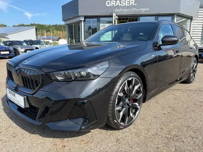 Gebraucht BMW 520 M Sport 197 PS (144 kW) 2024 Schwarz Kombi