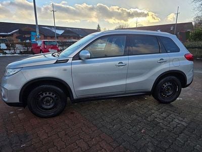 Silber Gebraucht 2015 Suzuki Vitara Comfort SUV | 11.100 € (Fairer Preis)