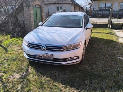 Gebraucht VW Passat 190 PS (139 kW) 2018 Weiß Kombi