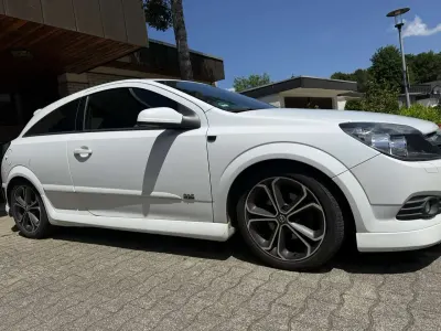 Gebraucht Opel Astra Sport 116 PS (85 kW) 2008 Weiß Kleinwagen