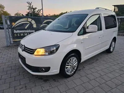 Usado VW Caddy Comfortline 105 HP (77 kW) 2015 Branco Monovolume